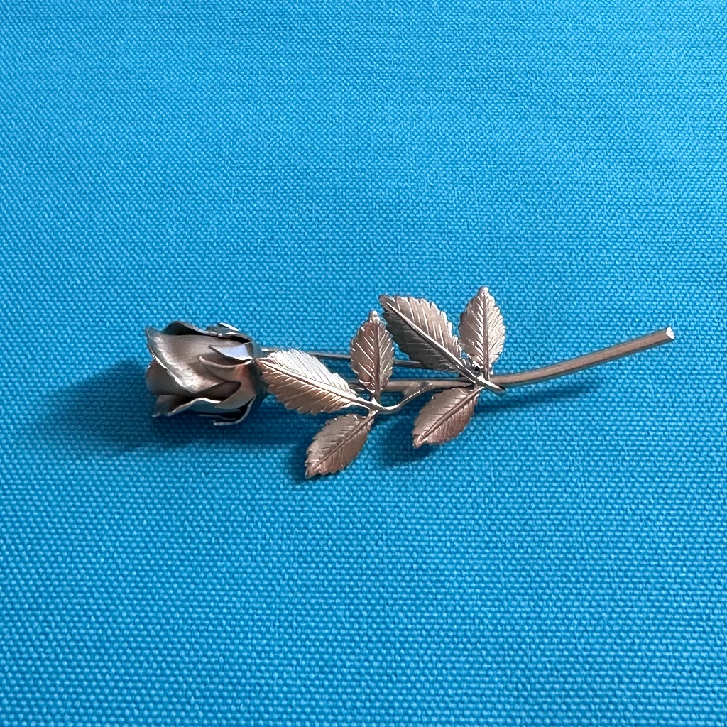 Vintage Giovanni Silvertone Rose Brooch 20$